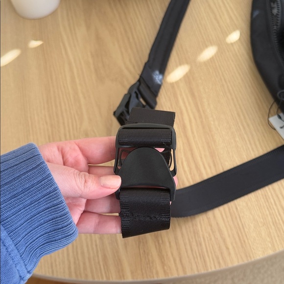 Vera Bradley Classic Black Belt Bag - Picture 6 of 9